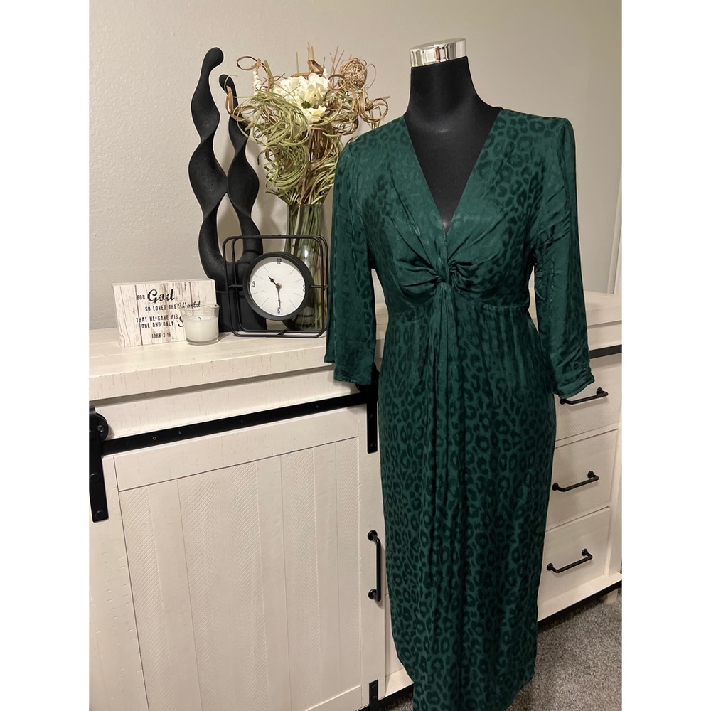 Gorgeous Modest H&M Green Dress